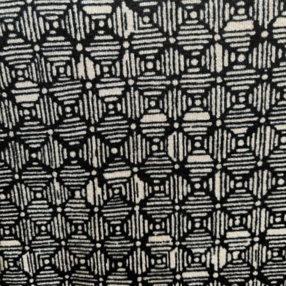 NWT! Black and White Patterned Top - Picture 3 of 3